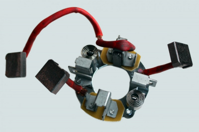 Щеткодержатель стартера 4992135 с щетками (ISBe) SHP5026 2605026 купить у ЛОРРИ ТРАНС фото щеткодержатель стартера 4992135 с щетками (isbe) shp5026 2605026